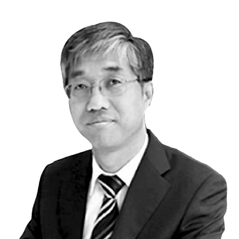 Portrait of Young H Choi.